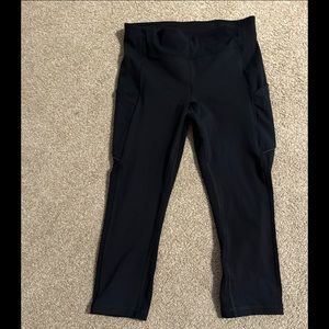 Lululemon cropped workout pants